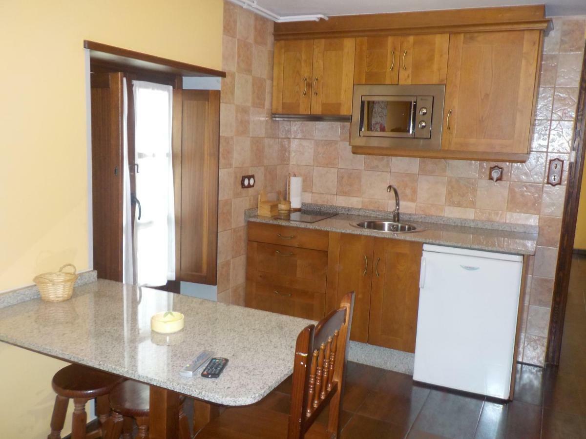 Ruenes Apartamentos Rurales La Husteriza מראה חיצוני תמונה