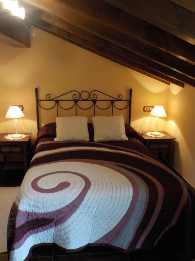 Ruenes Apartamentos Rurales La Husteriza מראה חיצוני תמונה