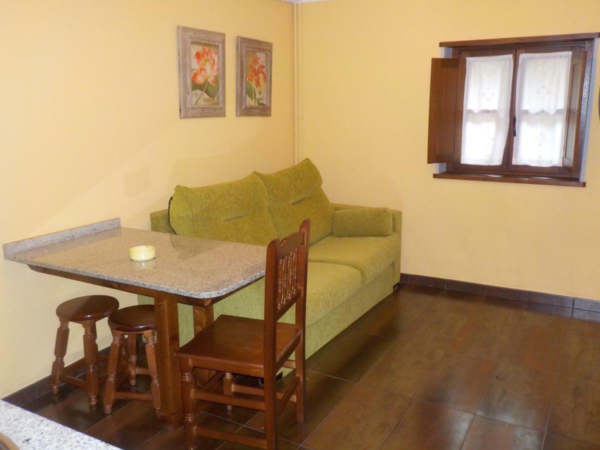 Ruenes Apartamentos Rurales La Husteriza מראה חיצוני תמונה