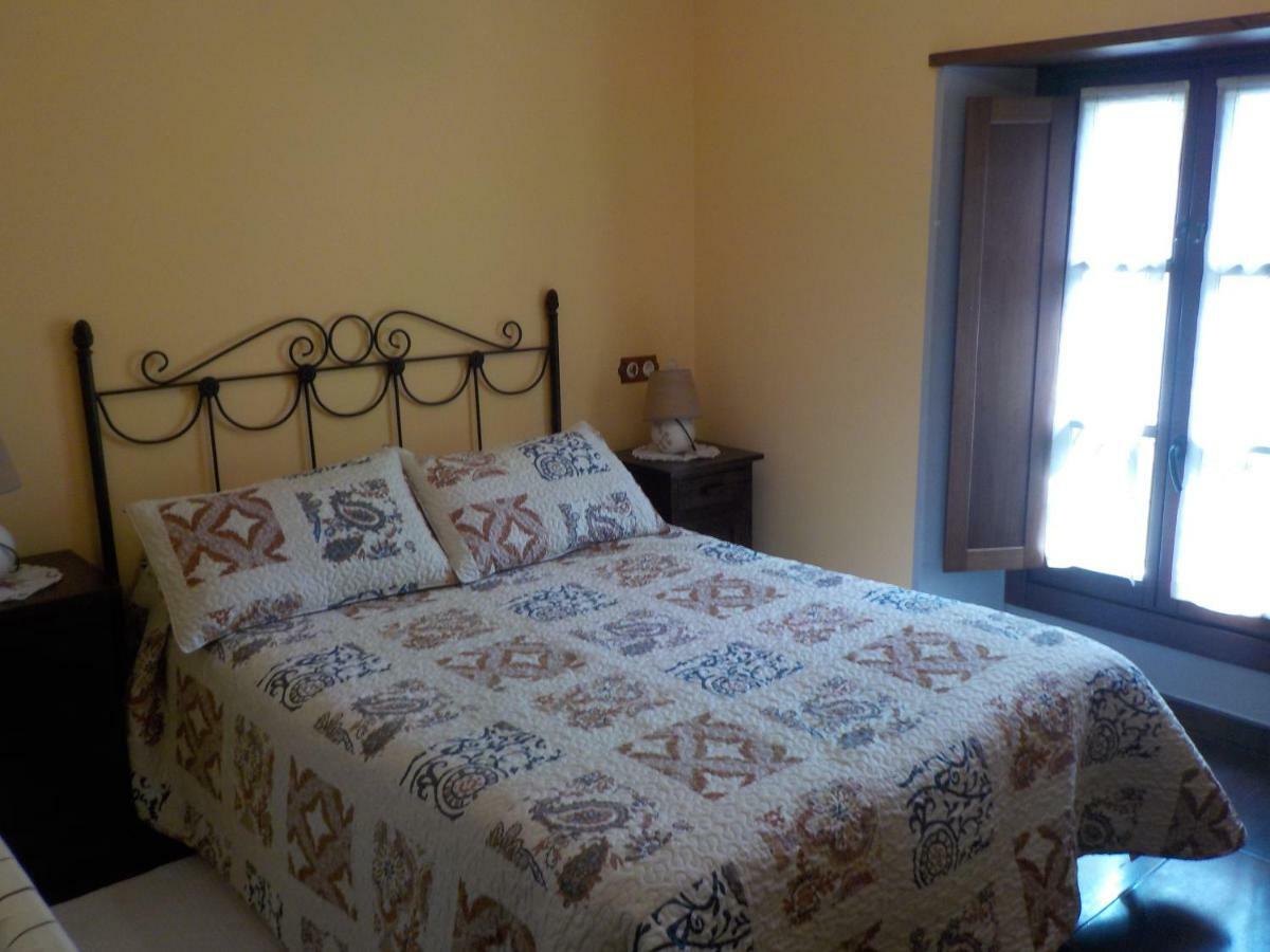 Ruenes Apartamentos Rurales La Husteriza מראה חיצוני תמונה