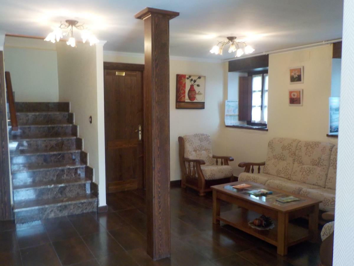 Ruenes Apartamentos Rurales La Husteriza מראה חיצוני תמונה