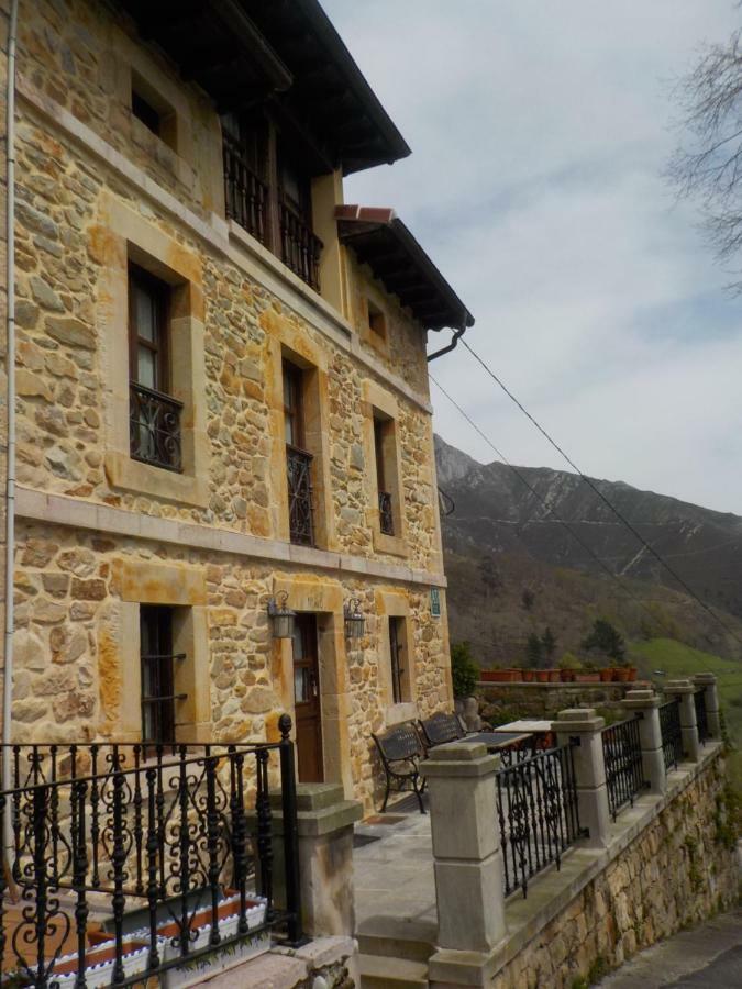 Ruenes Apartamentos Rurales La Husteriza מראה חיצוני תמונה